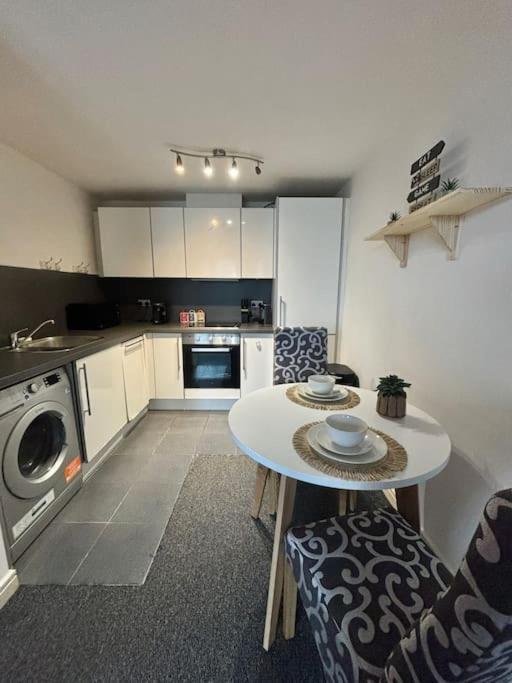 Luxury Apartment In The Heart Of Birmingham City! Exterior photo